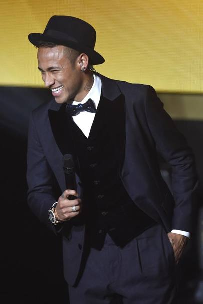 Neymar, griffato Armani. Afp